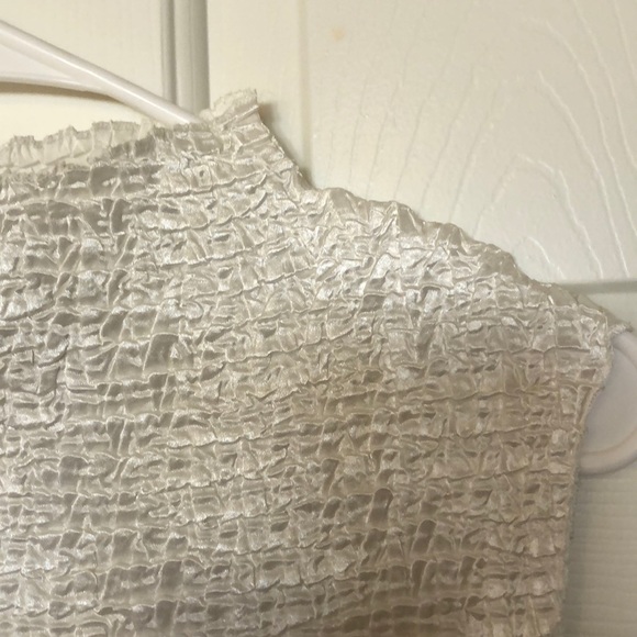 White layering blouse - Picture 2 of 3